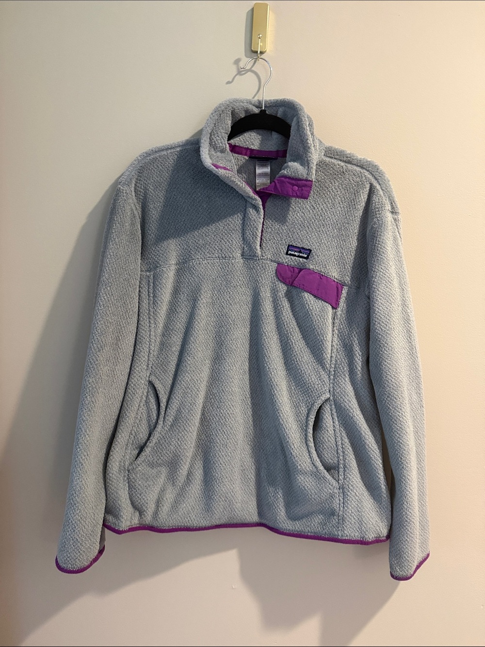 Patagonia Light Gray Teddy Fleece Pullover with Purple Trim